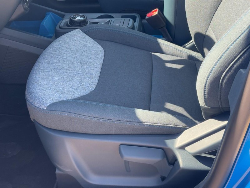 Ford Maverick Vehicle Full-screen Gallery Image 16