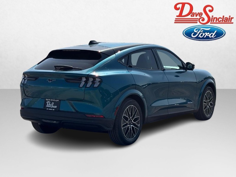 Ford Mustang Mach-E Vehicle Full-screen Gallery Image 07