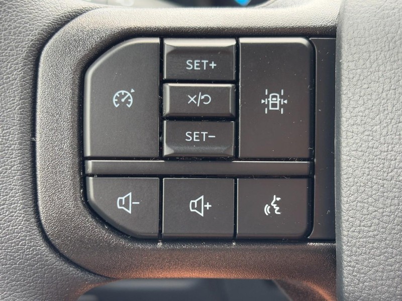 Ford F-150 Vehicle Full-screen Gallery Image 18