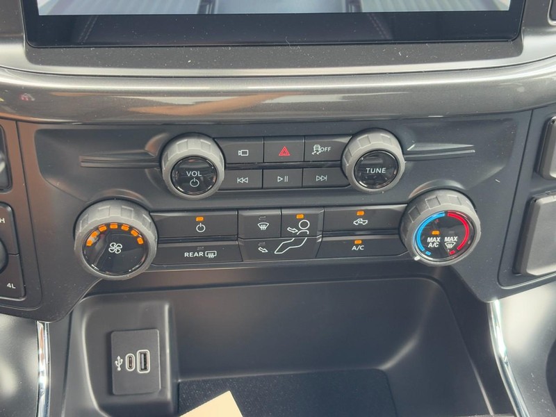 Ford F-150 Vehicle Full-screen Gallery Image 23