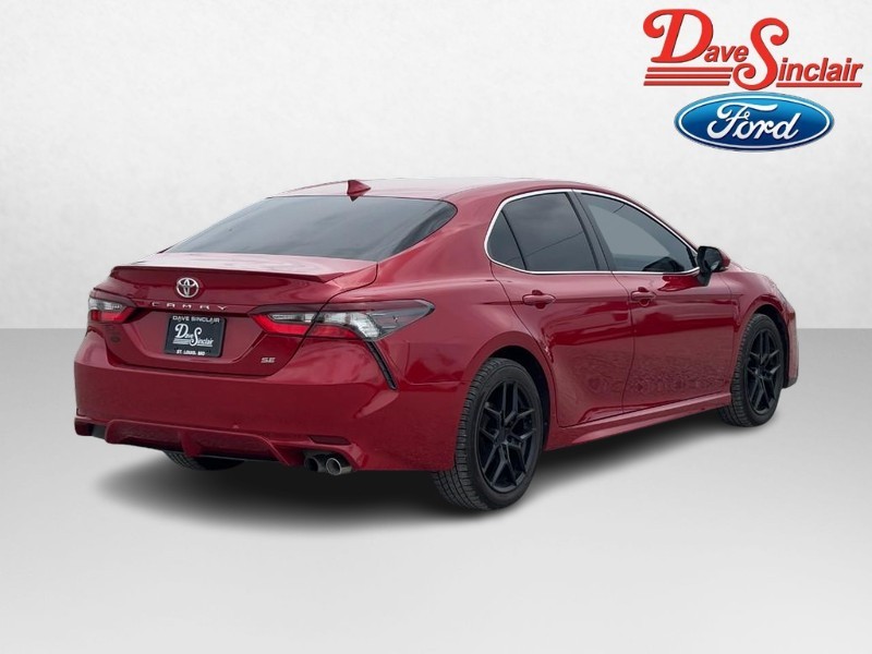 Toyota Camry Vehicle Full-screen Gallery Image 07