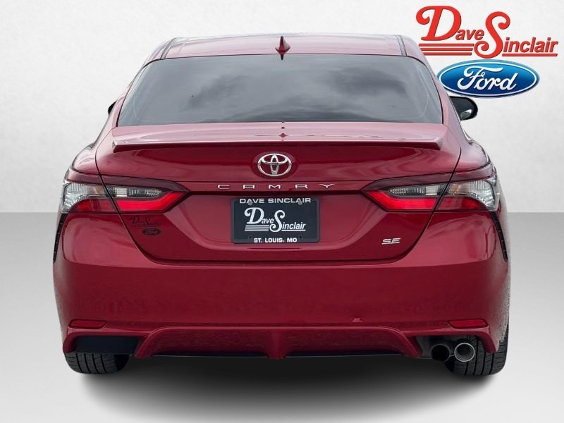 Toyota Camry Vehicle Full-screen Gallery Image 08