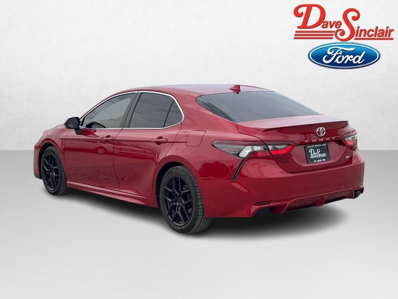 Toyota Camry Vehicle Full-screen Gallery Image 09