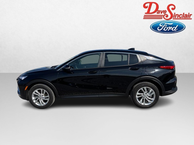 Buick Envista Vehicle Image 10