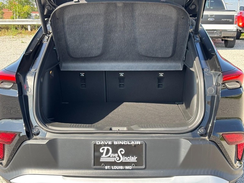 Buick Envista Vehicle Image 11