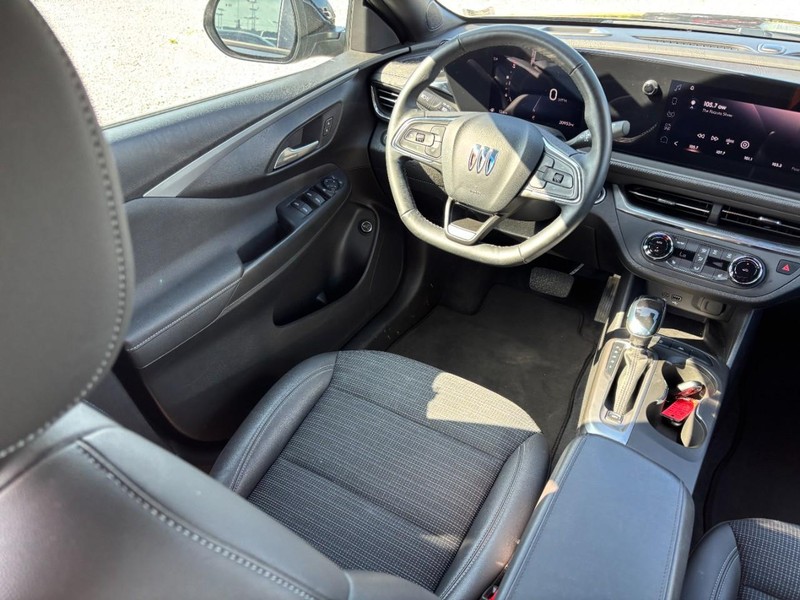 Buick Envista Vehicle Image 14