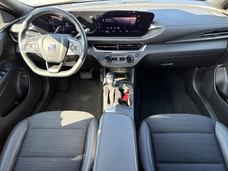 Buick Envista Vehicle Image 15