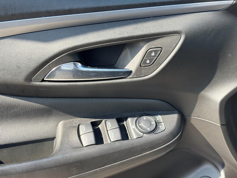 Buick Envista Vehicle Image 18