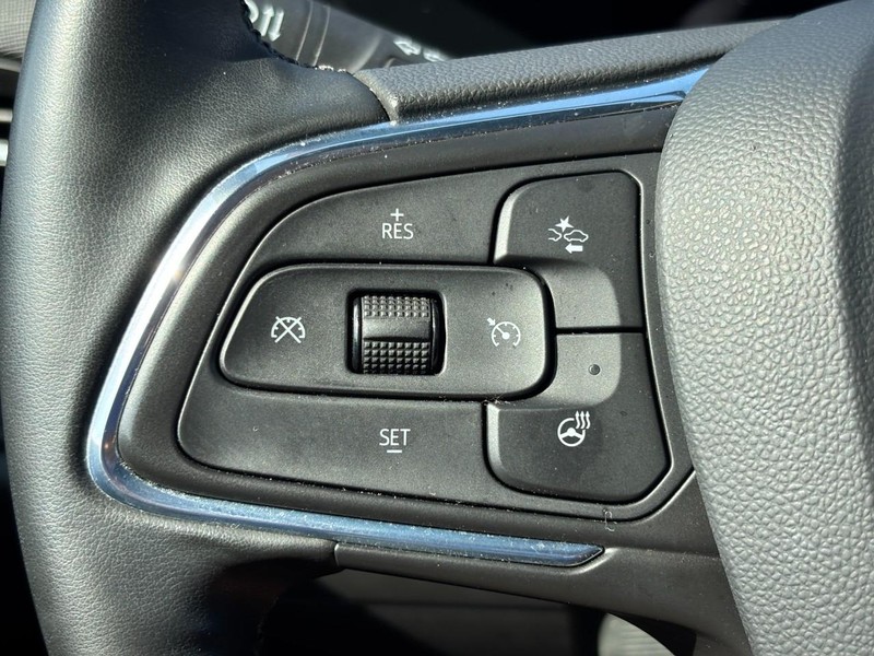 Buick Envista Vehicle Image 19