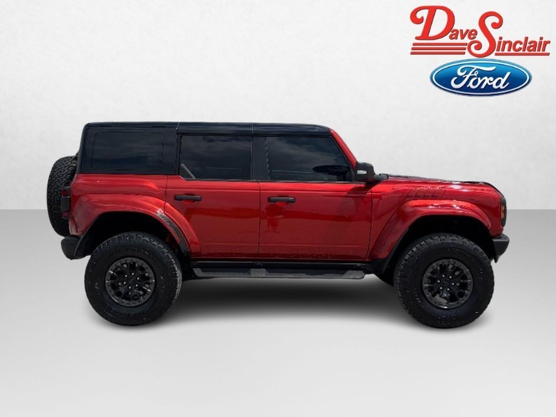 Ford Bronco Vehicle Full-screen Gallery Image 04