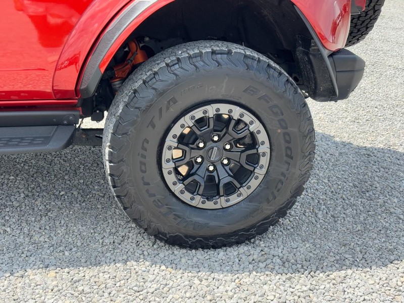 Ford Bronco Vehicle Full-screen Gallery Image 10