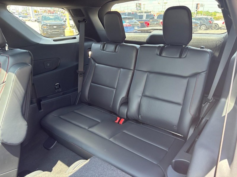Ford Explorer Vehicle Image 13