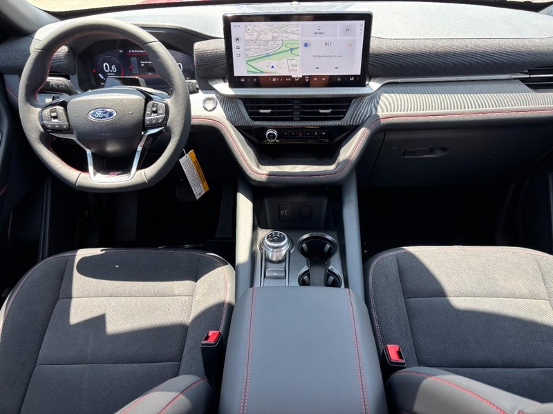 Ford Explorer Vehicle Image 16