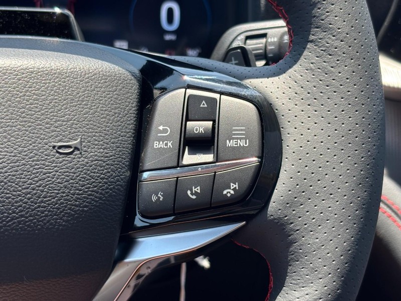 Ford Explorer Vehicle Image 21