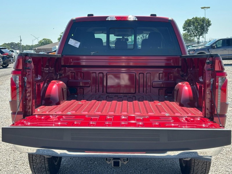 Ford F-150 Vehicle Full-screen Gallery Image 11