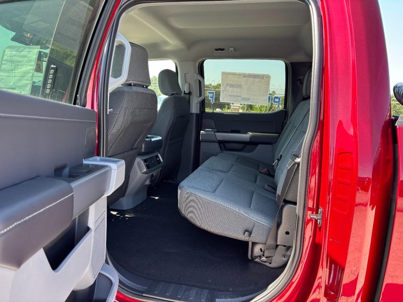 Ford F-150 Vehicle Full-screen Gallery Image 13