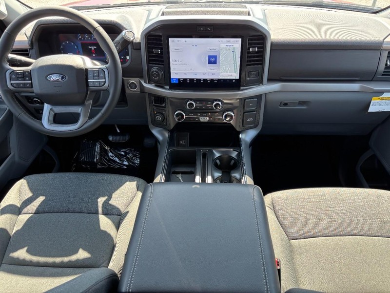 Ford F-150 Vehicle Full-screen Gallery Image 15