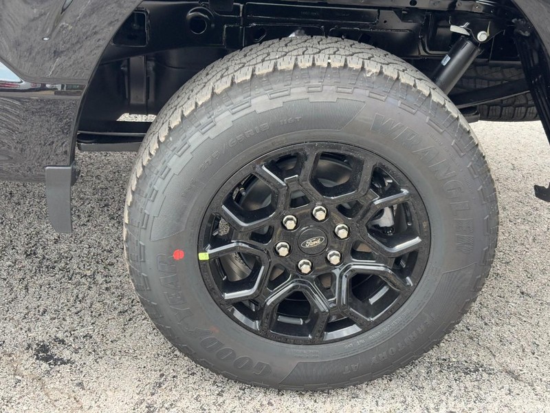 Ford F-150 Vehicle Full-screen Gallery Image 11