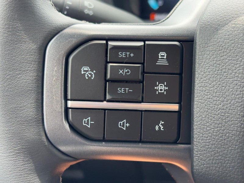 Ford F-150 Vehicle Full-screen Gallery Image 18