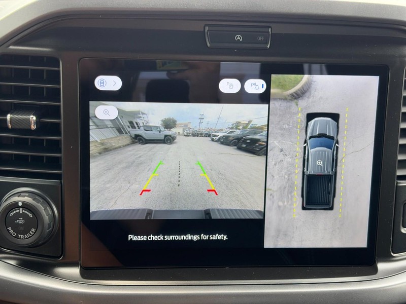 Ford F-150 Vehicle Full-screen Gallery Image 23
