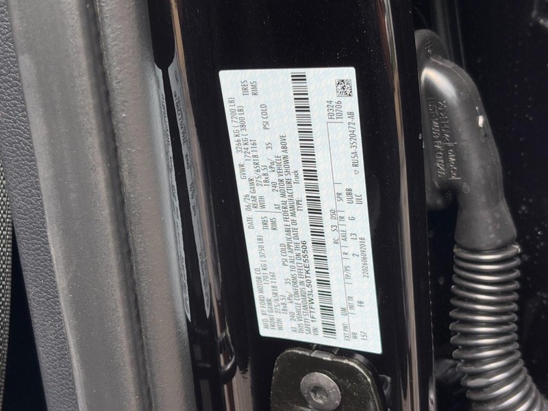 Ford F-150 Vehicle Full-screen Gallery Image 25