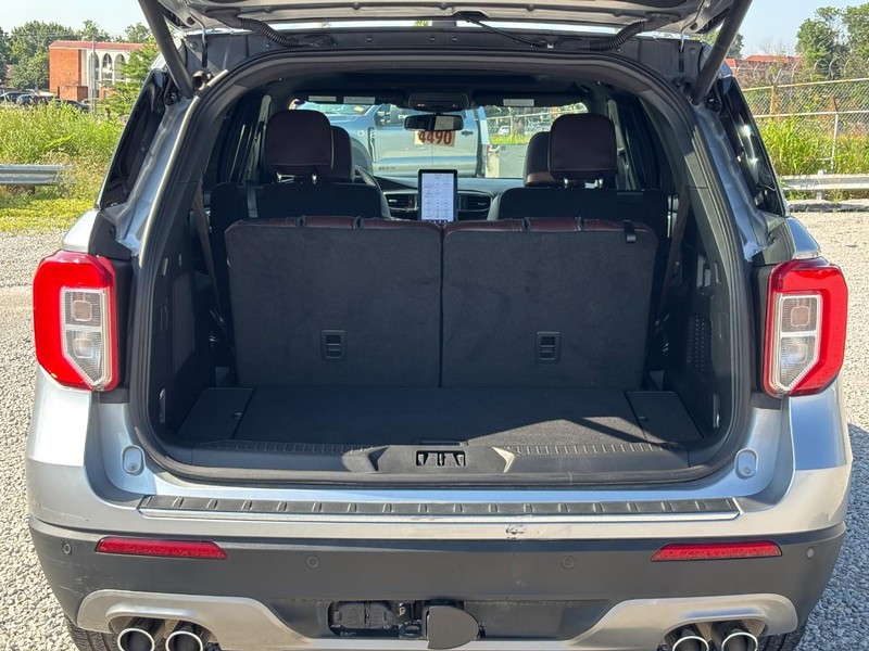 Ford Explorer Vehicle Image 11