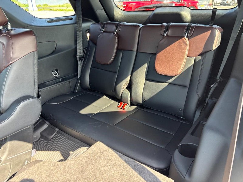Ford Explorer Vehicle Image 13