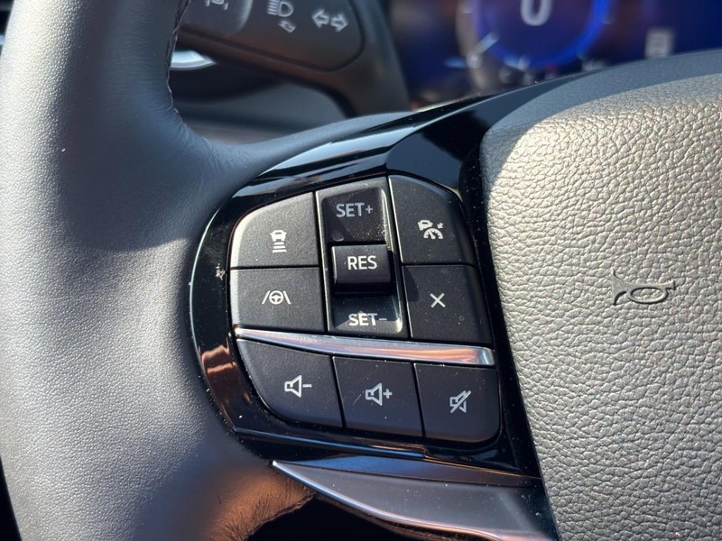 Ford Explorer Vehicle Image 20