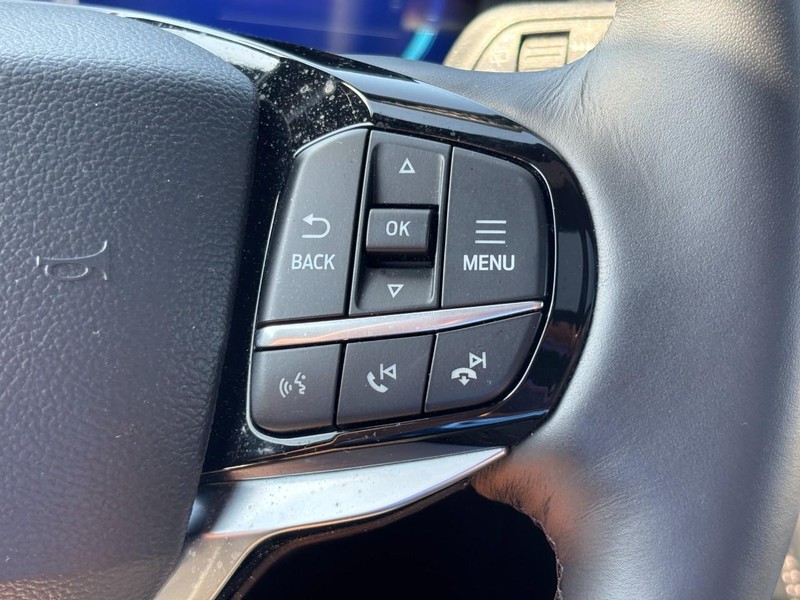 Ford Explorer Vehicle Image 21