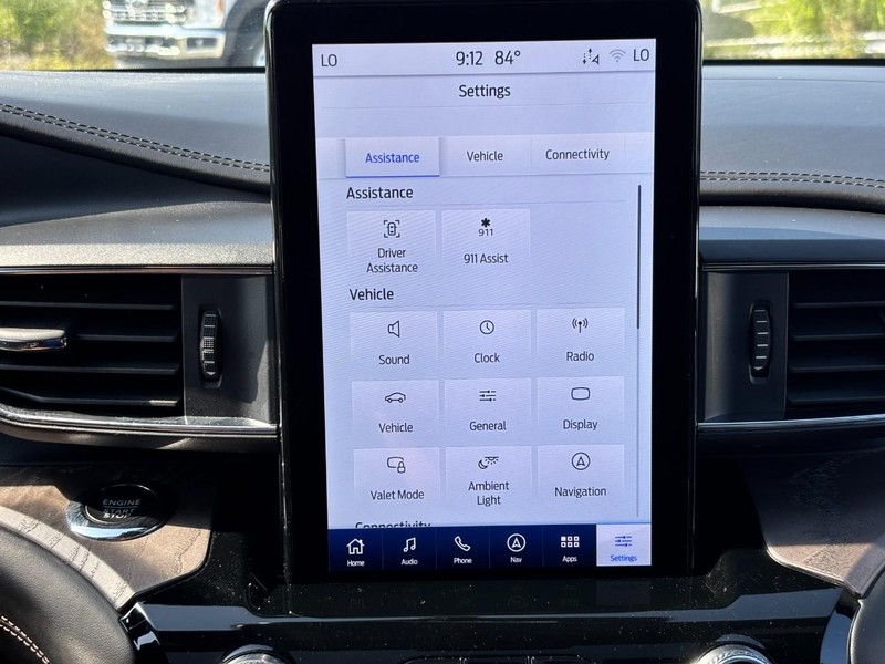 Ford Explorer Vehicle Image 23