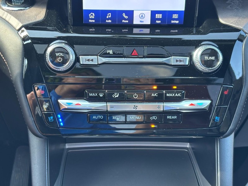 Ford Explorer Vehicle Image 26