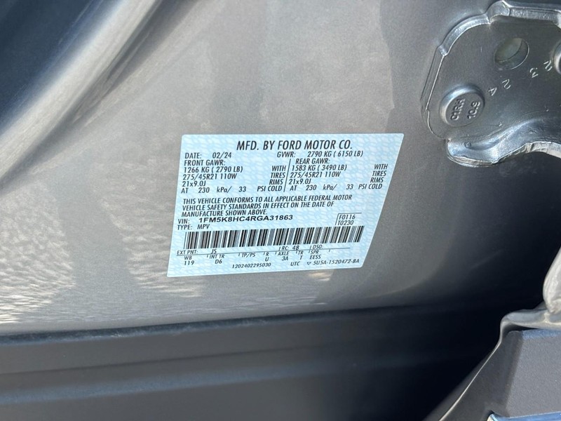 Ford Explorer Vehicle Image 27