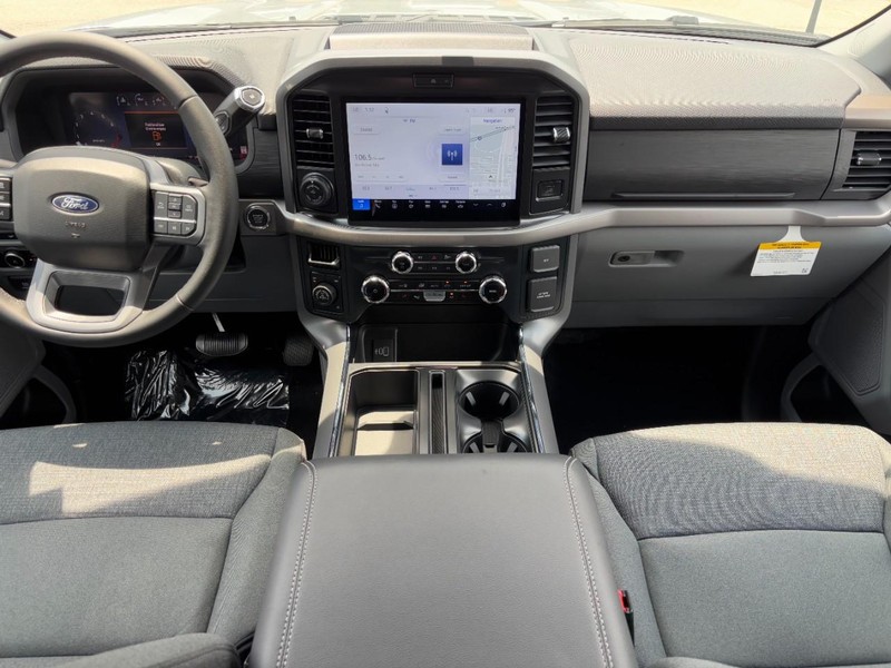 Ford F-150 Vehicle Full-screen Gallery Image 14