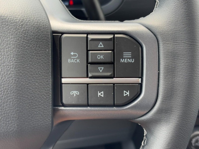 Ford F-150 Vehicle Full-screen Gallery Image 18