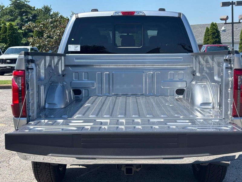Ford F-150 Vehicle Full-screen Gallery Image 11