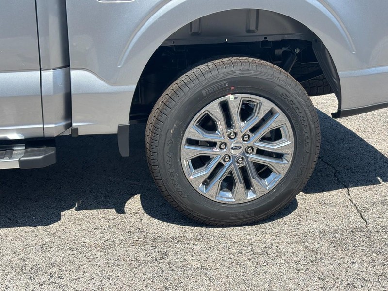 Ford F-150 Vehicle Full-screen Gallery Image 12