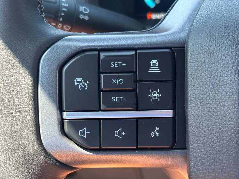 Ford F-150 Vehicle Full-screen Gallery Image 19