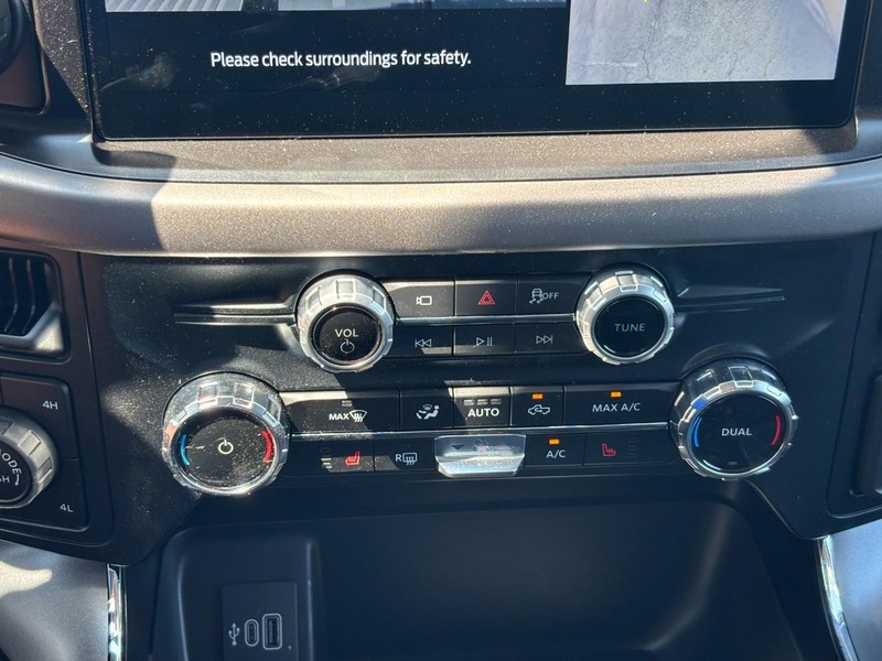 Ford F-150 Vehicle Full-screen Gallery Image 25