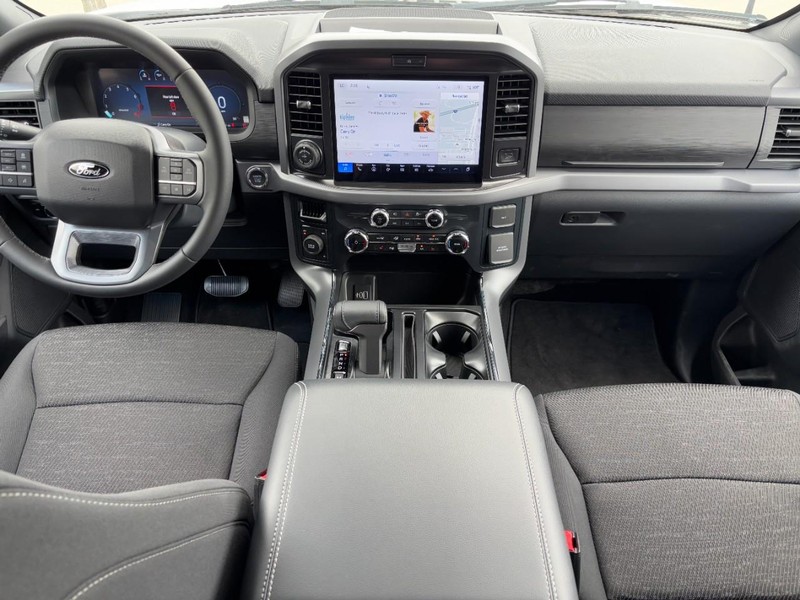 Ford F-150 Vehicle Full-screen Gallery Image 14