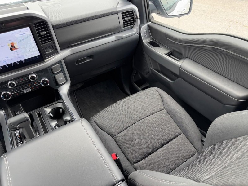 Ford F-150 Vehicle Full-screen Gallery Image 15
