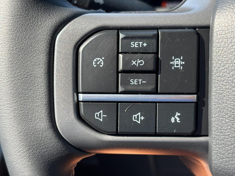 Ford F-150 Vehicle Full-screen Gallery Image 19