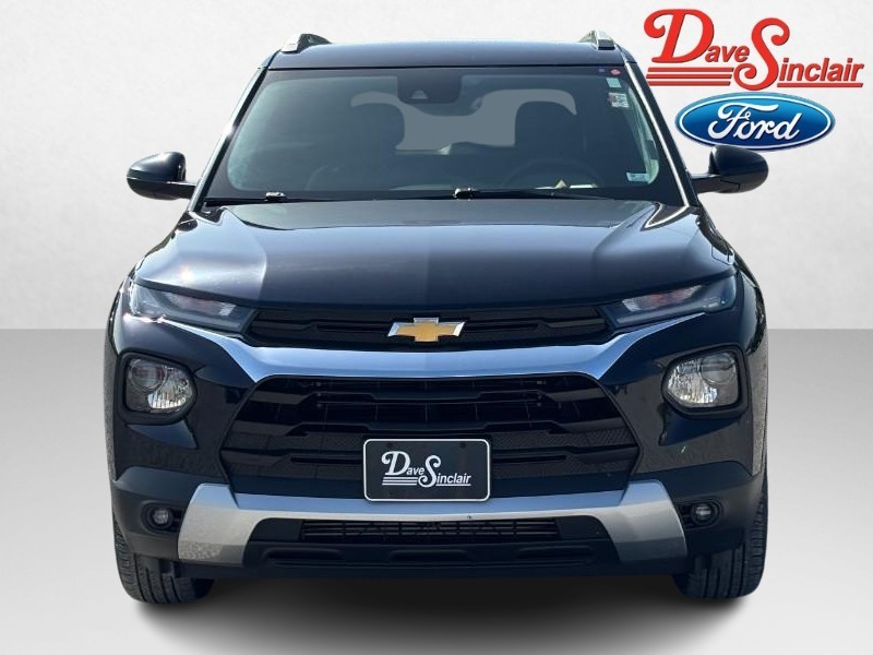 Chevrolet TrailBlazer Vehicle Image 02