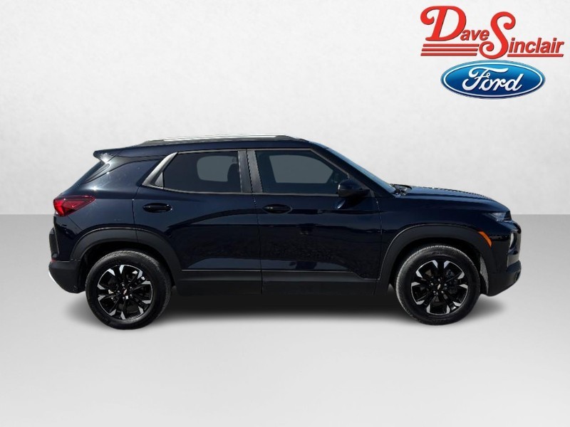 Chevrolet TrailBlazer Vehicle Image 05