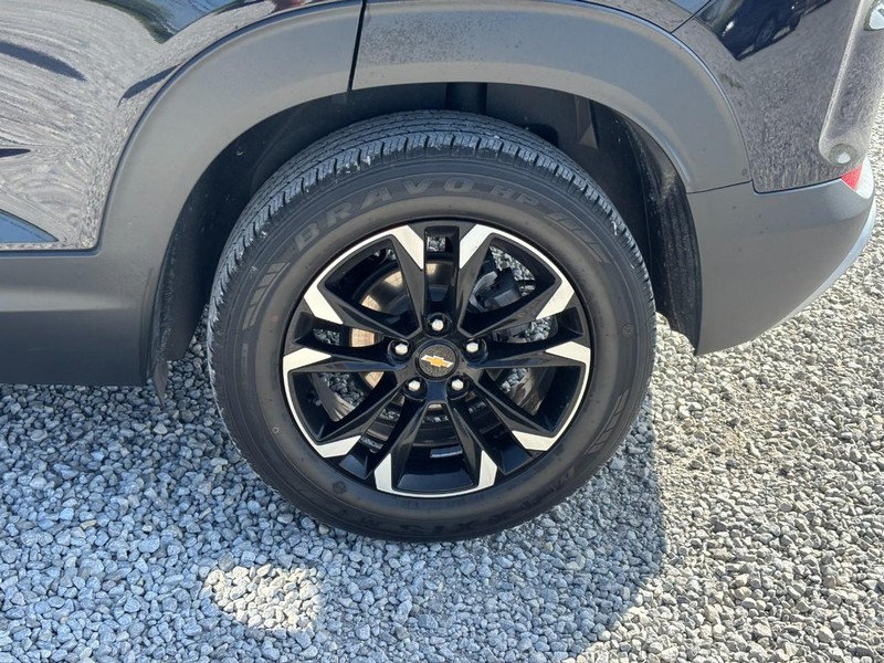 Chevrolet TrailBlazer Vehicle Image 12