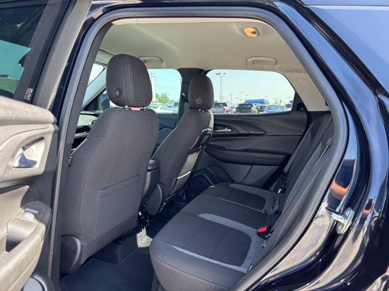 Chevrolet TrailBlazer Vehicle Image 13