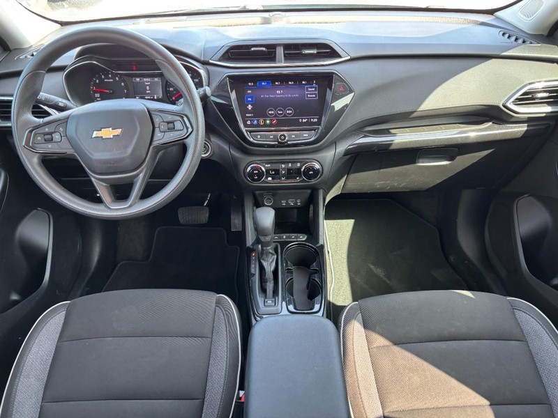Chevrolet TrailBlazer Vehicle Image 15