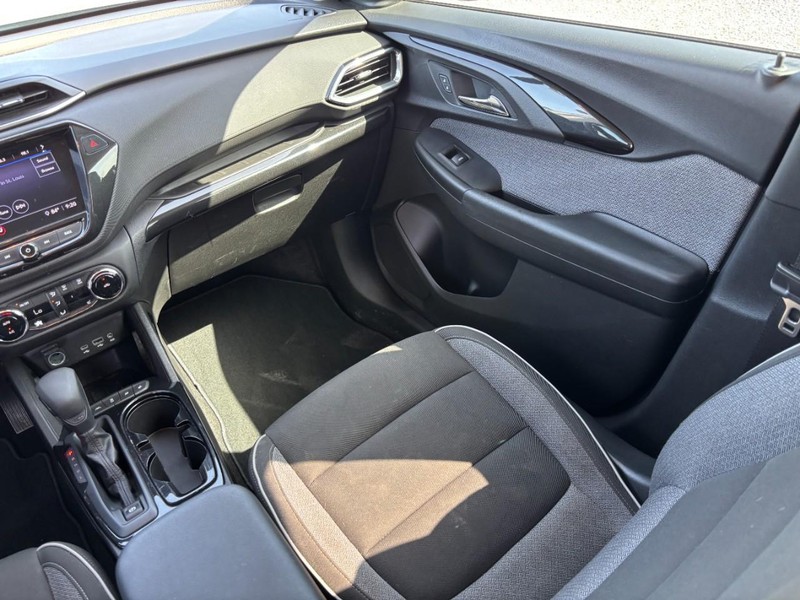 Chevrolet TrailBlazer Vehicle Image 16