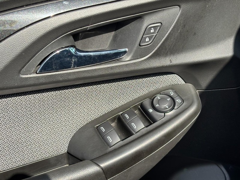 Chevrolet TrailBlazer Vehicle Image 18