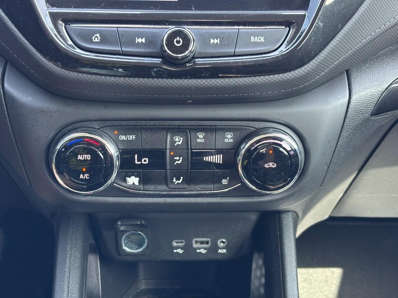 Chevrolet TrailBlazer Vehicle Image 24