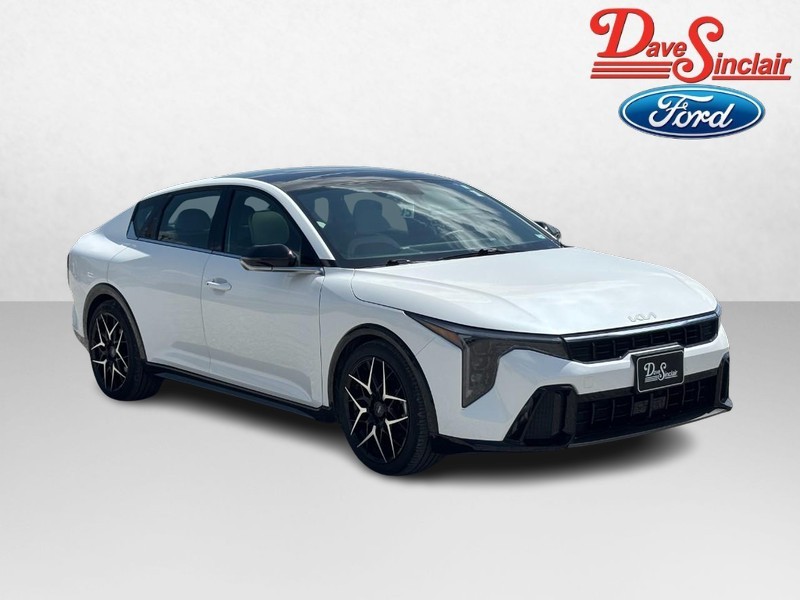 Kia K4 Vehicle Image 04